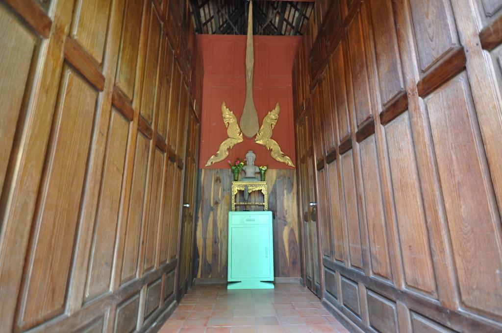 Ayutthaya Bouchic Hostel Exteriör bild