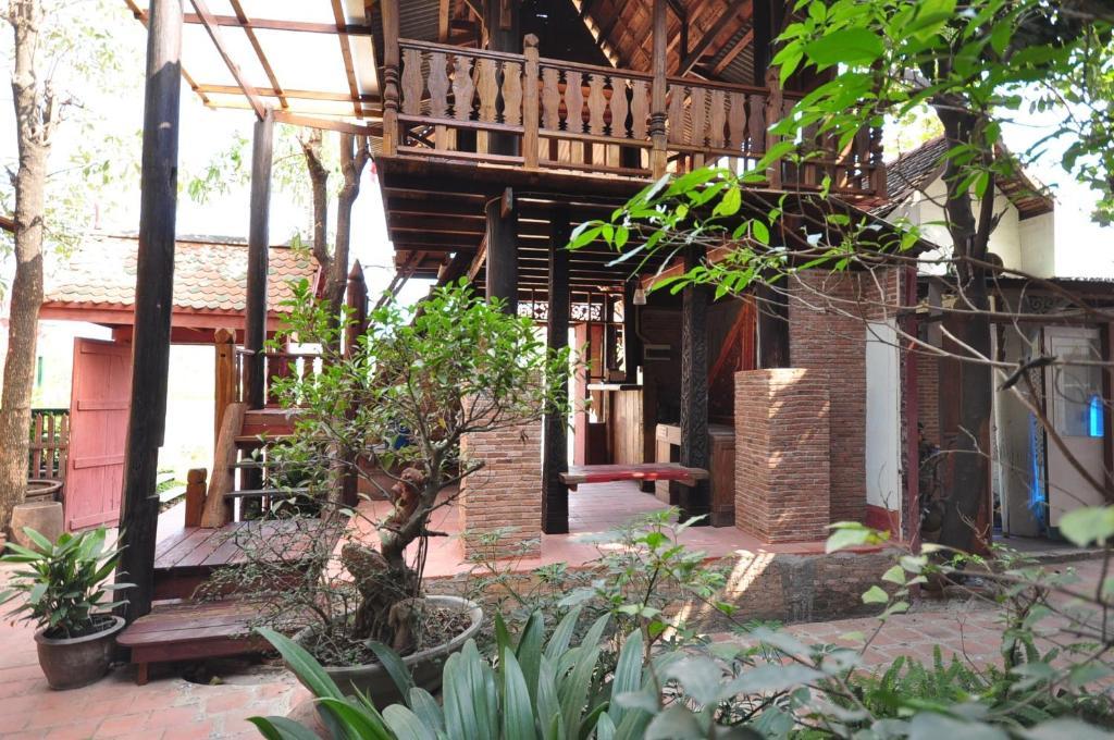 Ayutthaya Bouchic Hostel Exteriör bild